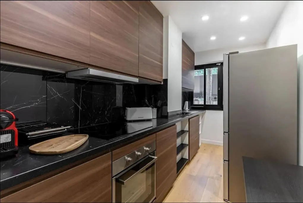 Passy/Ranelagh : Superbe Appartement Avec Terrasse Paryż