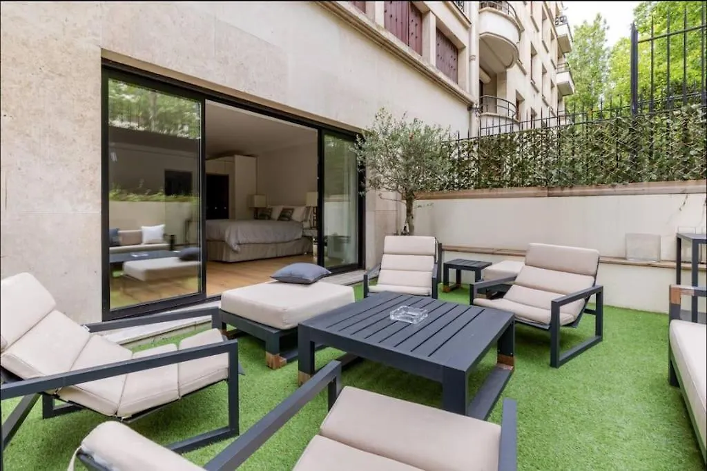 Passy/Ranelagh : Superbe Appartement Avec Terrasse Paryż